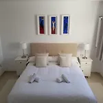 Sea Two Apartment *